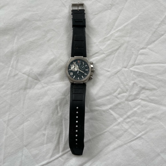 Victorinox Swiss Army Watch - Picture 3 of 4